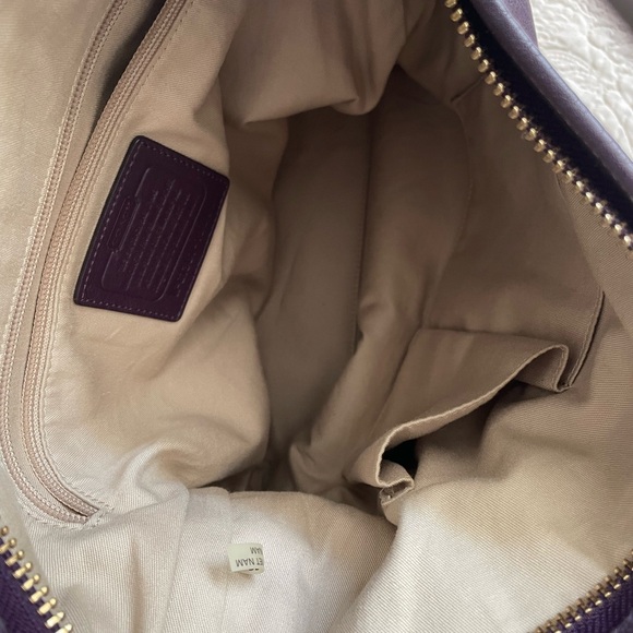 Coach Legacy Duffle Bag- 19889 - Picture 6 of 9